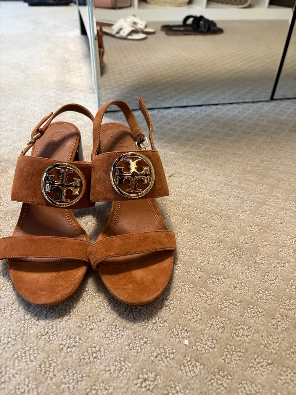 NWOB SUEDE TORY BURCH, SANDALS SIZE 10. PRISTINE CONDITION NEVER BEEN WORN.